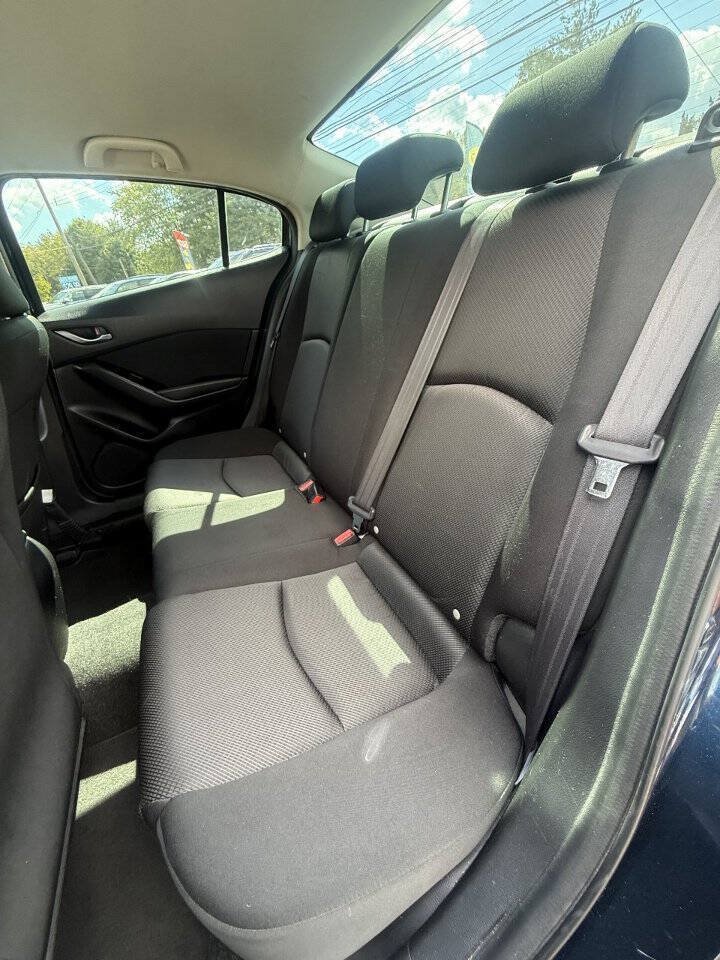 Used 2017 MAZDA MAZDA3 Sport FWD image 17