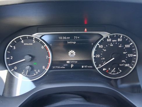 Used 2024 Nissan Rogue SV w/ SV Premium Package AWD/4WD image 16