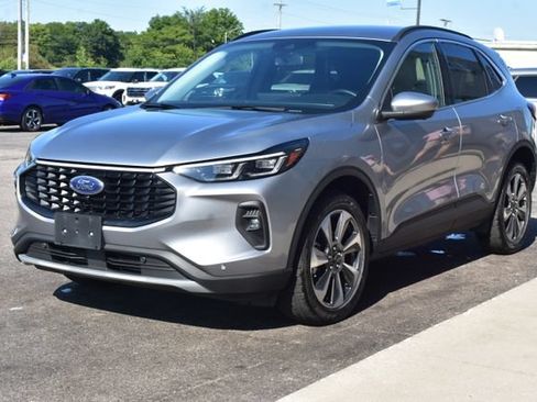 Used 2024 Ford Escape Platinum AWD/4WD image 17