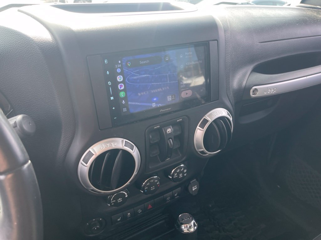 Used 2015 Jeep Wrangler Unlimited Rubicon w/ Dual Top Group AWD/4WD image 7