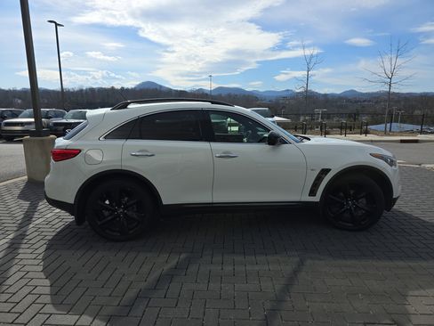 Used 2015 INFINITI QX70 AWD w/ Premium Package image 4