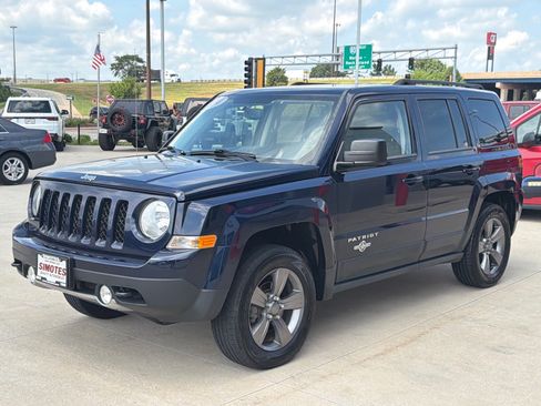 Used 2014 Jeep Patriot Latitude w/ Freedom Edition Package AWD/4WD image 4