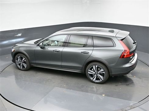 New 2026 Volvo V60 B5 Cross Country Plus w/ Protection Package Premier image 47