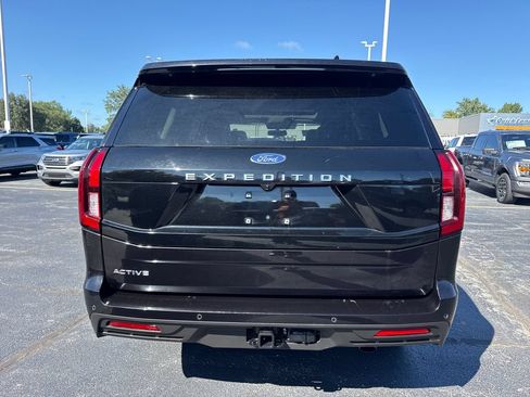 Used 2025 Ford Expedition Active AWD/4WD image 8