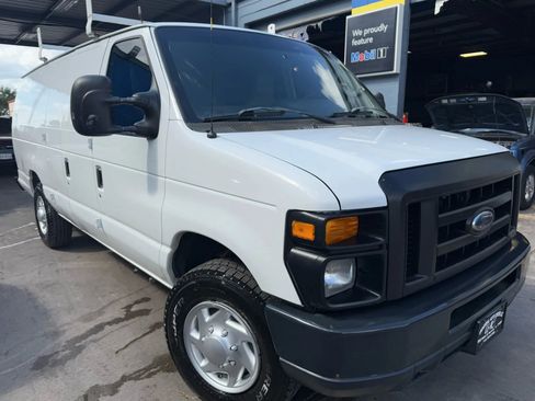 Used 2011 Ford E-250 and Econoline 250 Extended w/ PWR Group image 1