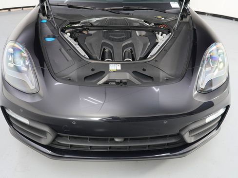 Used 2022 Porsche Panamera 4 w/ Premium Package image 8