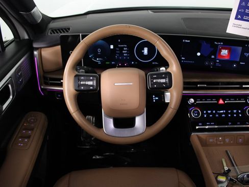 Certified 2025 Hyundai Santa Fe Limited FWD image 8