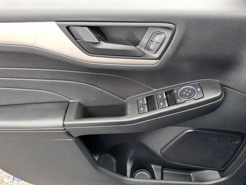 Used 2022 Ford Escape SE FWD image 10