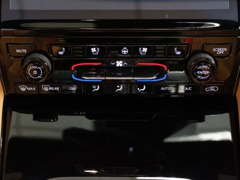 Used 2023 Jeep Grand Cherokee Summit image 17