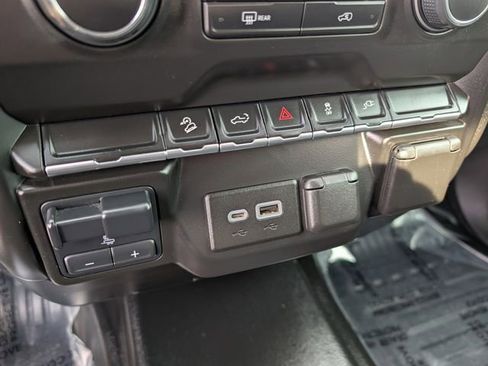 Used 2021 Chevrolet Silverado 2500 W/T image 26