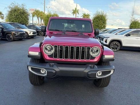 Used 2024 Jeep Wrangler Unlimited Sahara AWD/4WD image 2