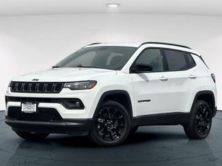 Used 2025 Jeep Compass Latitude w/ Convenience Group AWD/4WD video 1