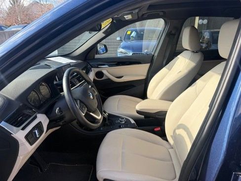 Used 2022 BMW X1 xDrive28i w/ Convenience Package image 3