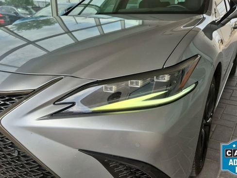 Used 2022 Lexus ES 300h F Sport image 31