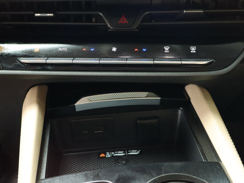 Used 2025 Buick Envision Preferred AWD/4WD image 34