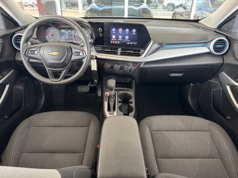 Used 2024 Chevrolet Trax LS w/ LS Convenience Package FWD image 21