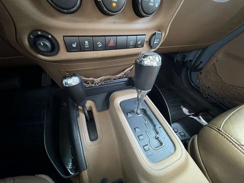 Used 2015 Jeep Wrangler Unlimited Sahara AWD/4WD image 22
