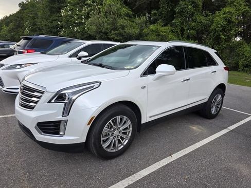 Used 2017 Cadillac XT5 Luxury w/ Driver Awareness Package FWD image 14