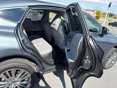 Used 2021 Toyota Venza XLE w/ Softex Package AWD/4WD image 20