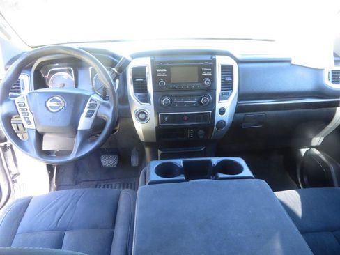 Used 2017 Nissan Titan SV RWD image 16