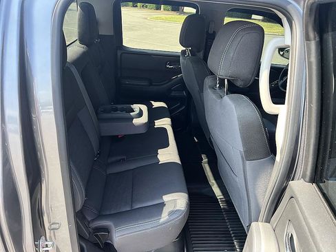 Certified 2023 Nissan Frontier SV AWD/4WD image 16