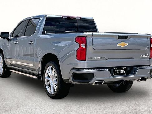 Used 2023 Chevrolet Silverado 1500 High Country w/ High Country Premium Package AWD/4WD image 15