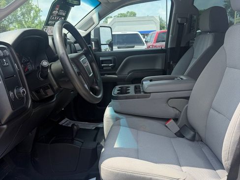 Used 2019 GMC Sierra 2500 4x4 Crew Cab w/ Sierra Convenience Package image 18
