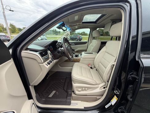Used 2017 GMC Yukon Denali w/ Open Road Package AWD/4WD image 12