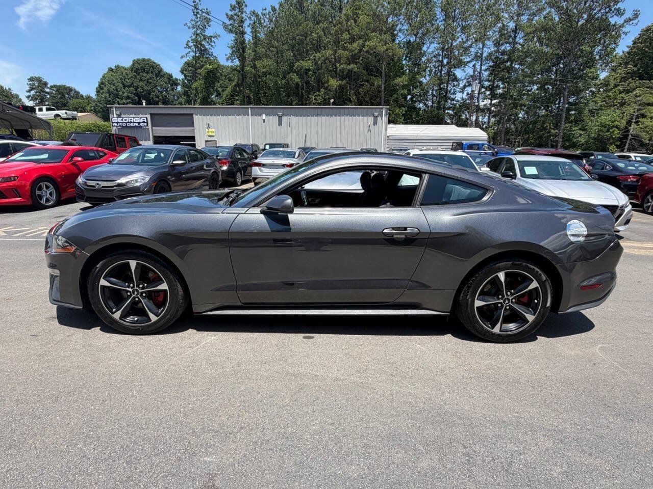 Used 2018 Ford Mustang Coupe RWD image 10
