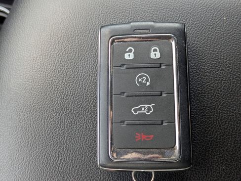 Used 2025 Jeep Grand Cherokee Altitude image 37