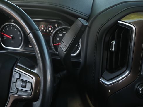 Used 2020 Chevrolet Silverado 1500 High Country w/ Technology Package AWD/4WD image 27
