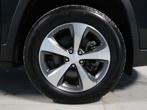 Used 2022 Jeep Cherokee Limited image 33