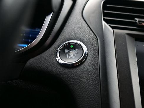 Used 2018 Ford Fusion Titanium FWD image 19