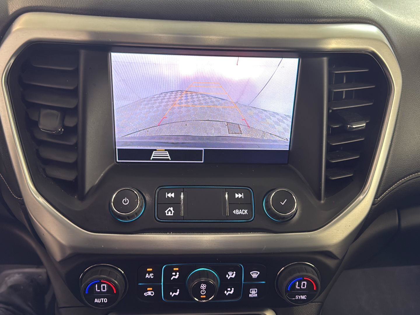 Certified 2023 GMC Acadia SLE w/ Driver Convenience Package FWD image 24