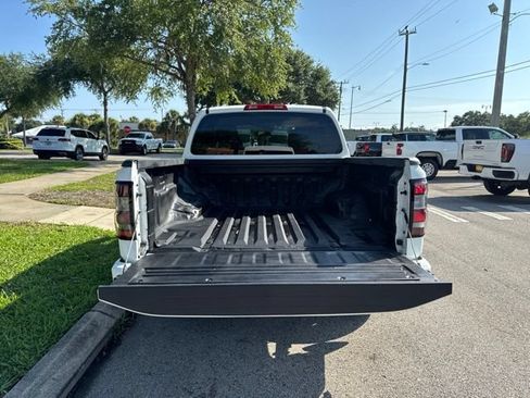 Used 2022 Nissan Frontier SV w/ Technology Package RWD image 18