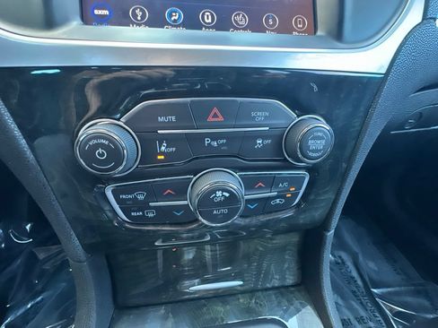 Used 2018 Chrysler 300 Limited w/ Safetytec Plus Group RWD image 27