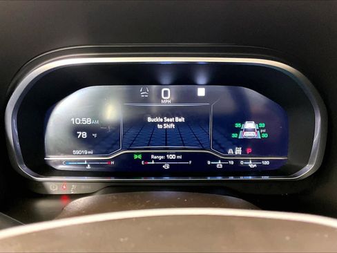 Used 2023 GMC Yukon XL SLT w/ SLT Premium Package image 24