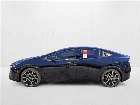 New 2026 Toyota Prius Plug-In Hybrid FWD image 5