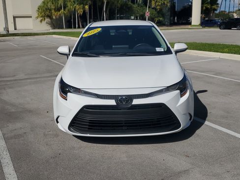 Certified 2025 Toyota Corolla LE image 8