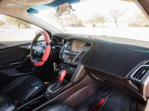 Used 2015 Ford Focus Titanium image 35
