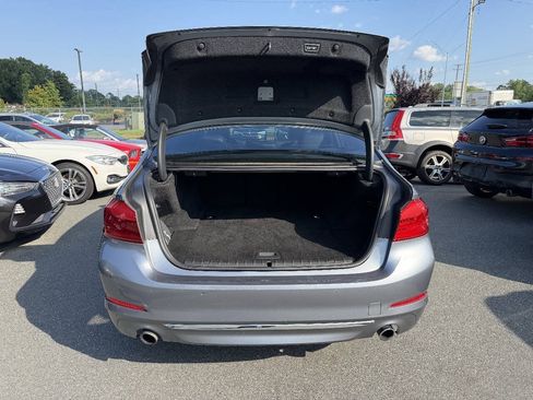Used 2018 BMW 530e RWD image 11