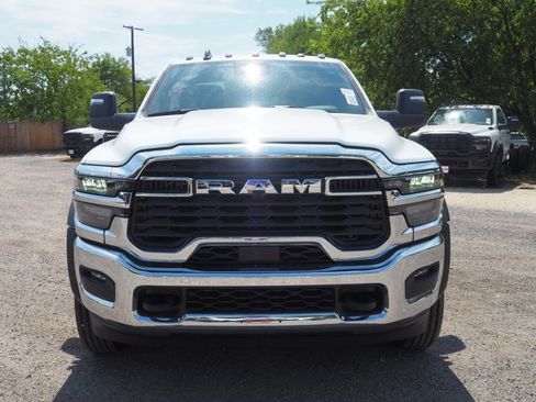 New 2026 RAM 5500 Tradesman w/ Chrome Appearance Group image 3