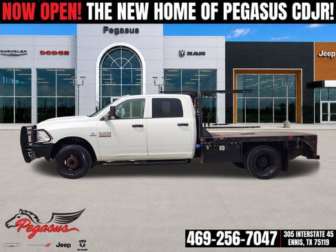 Used 2018 RAM 3500 Tradesman w/ Chrome Appearance Group AWD/4WD image 3