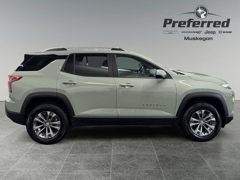 Used 2025 Chevrolet Equinox LT AWD/4WD image 8