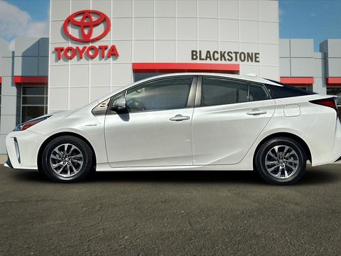 Certified 2022 Toyota Prius XLE w/ Premium Convenience Package FWD image 6