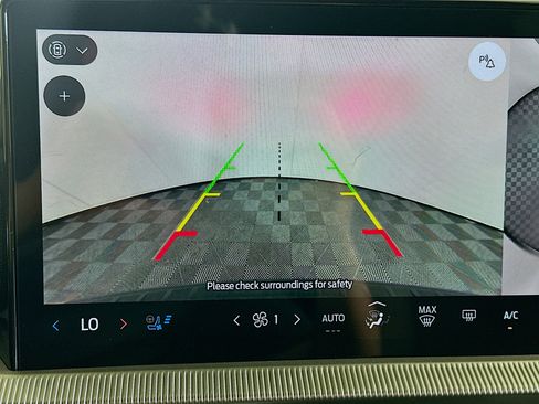 Used 2025 Ford Explorer Platinum w/ LUX Leather Package image 23