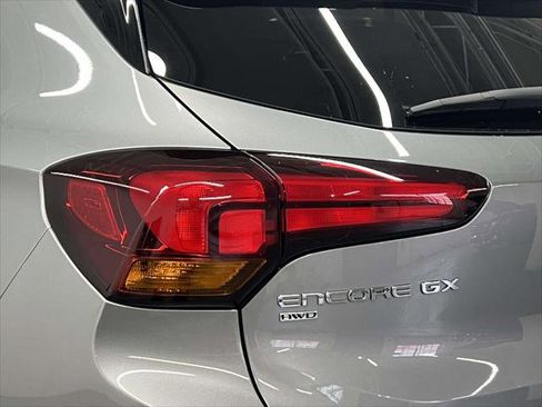 Used 2024 Buick Encore GX Preferred image 11