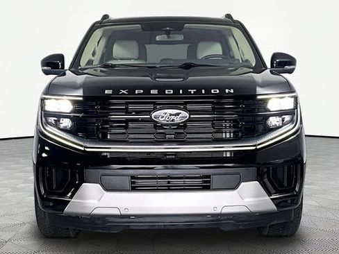 Used 2025 Ford Expedition Max Platinum AWD/4WD image 4
