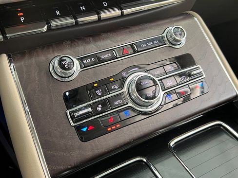 Used 2022 Lincoln Aviator Reserve w/ Elements Package Plus image 53