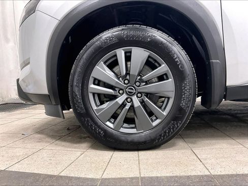 Certified 2024 Nissan Pathfinder SV image 7